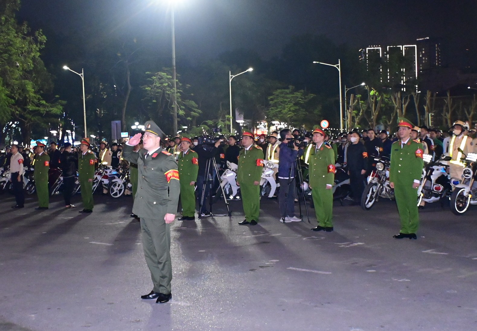 Tăng cường kiểm tra Điều lệnh Công an nhân dân